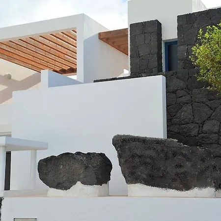 Miramar A7 Beautiful Modern Playa Blanca With Private Heated Pool And Wifi فيلة